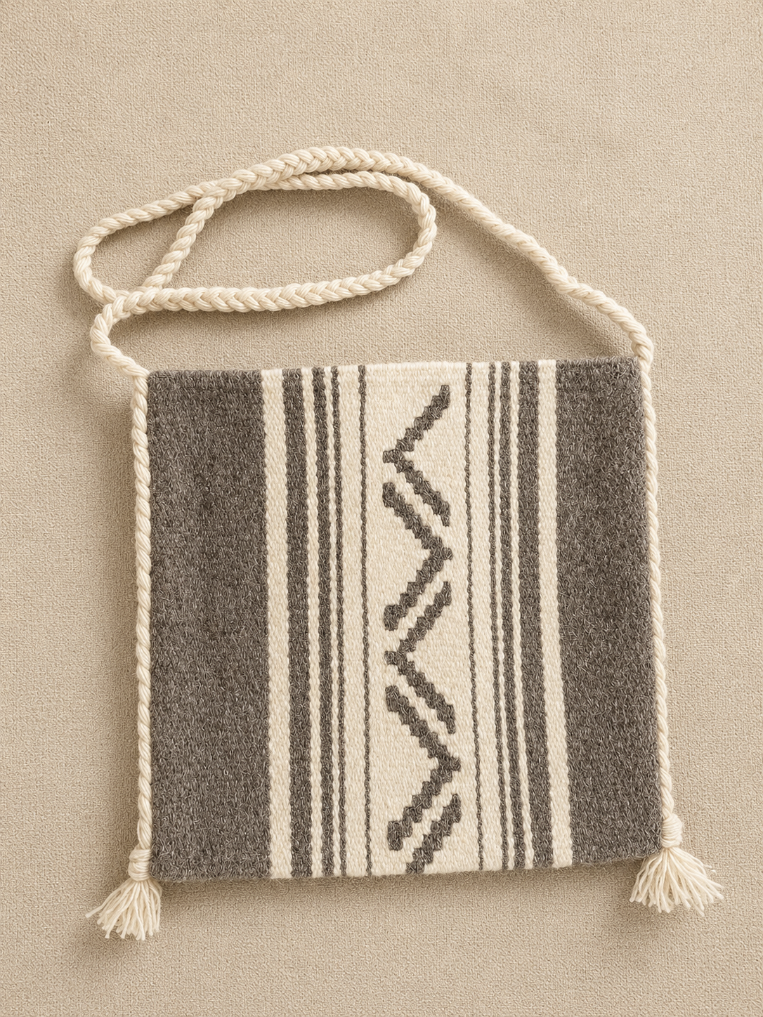 Woven Wool Bag – Traditional V Pattern