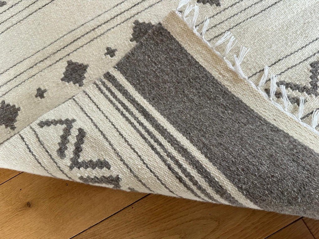 Handwoven Wool Runner – Natural White & Grey