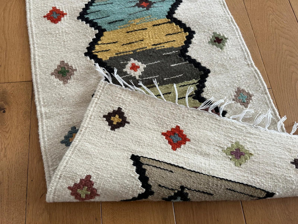 Romanian Handwoven Wool Rug – Infinite Column Motif