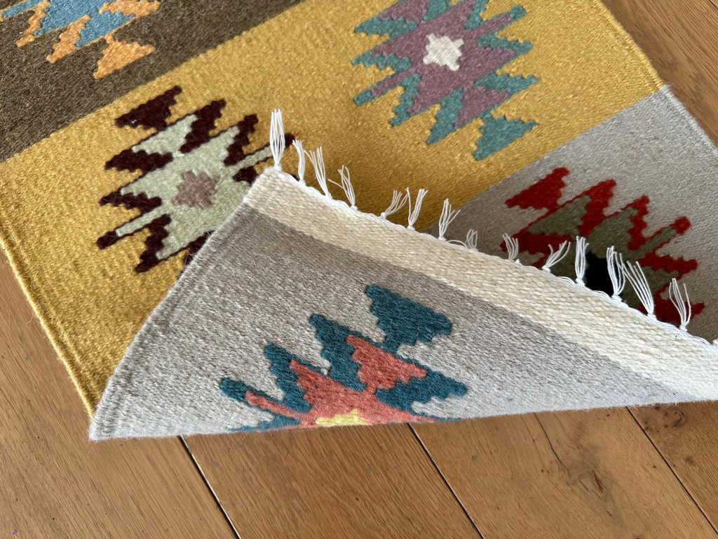 Geometric patterned rug